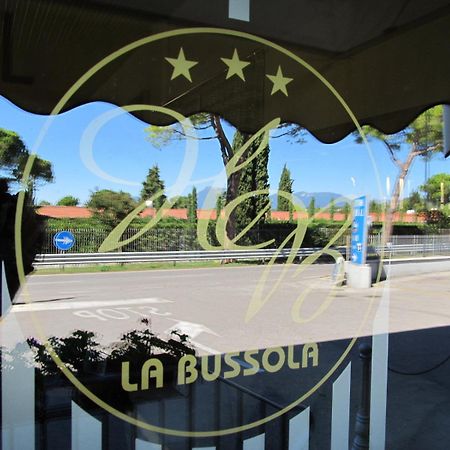 Hotel La Bussola Паденге-суль-Гарда Экстерьер фото