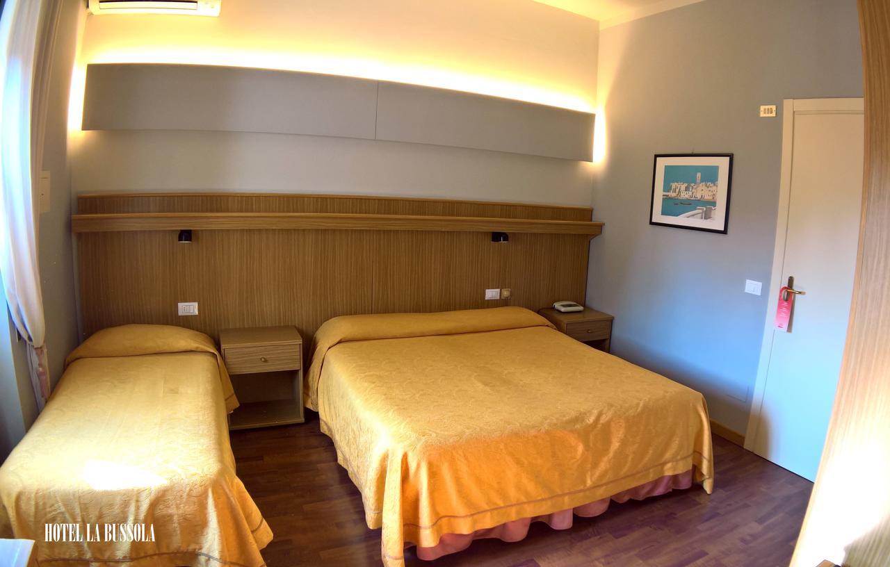 Hotel La Bussola Паденге-суль-Гарда Экстерьер фото